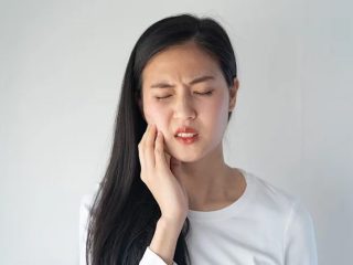 Cara Berkumur Air Garam Untuk Sakit Gigi