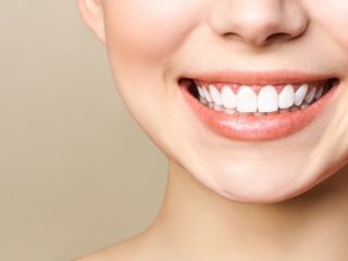 10 Manfaat Kumur Air Garam Untuk Gigi